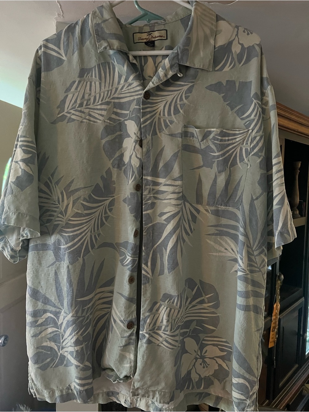 Tommy Bahama Men's Light Blue Tropical Button-Up Shirt - XL